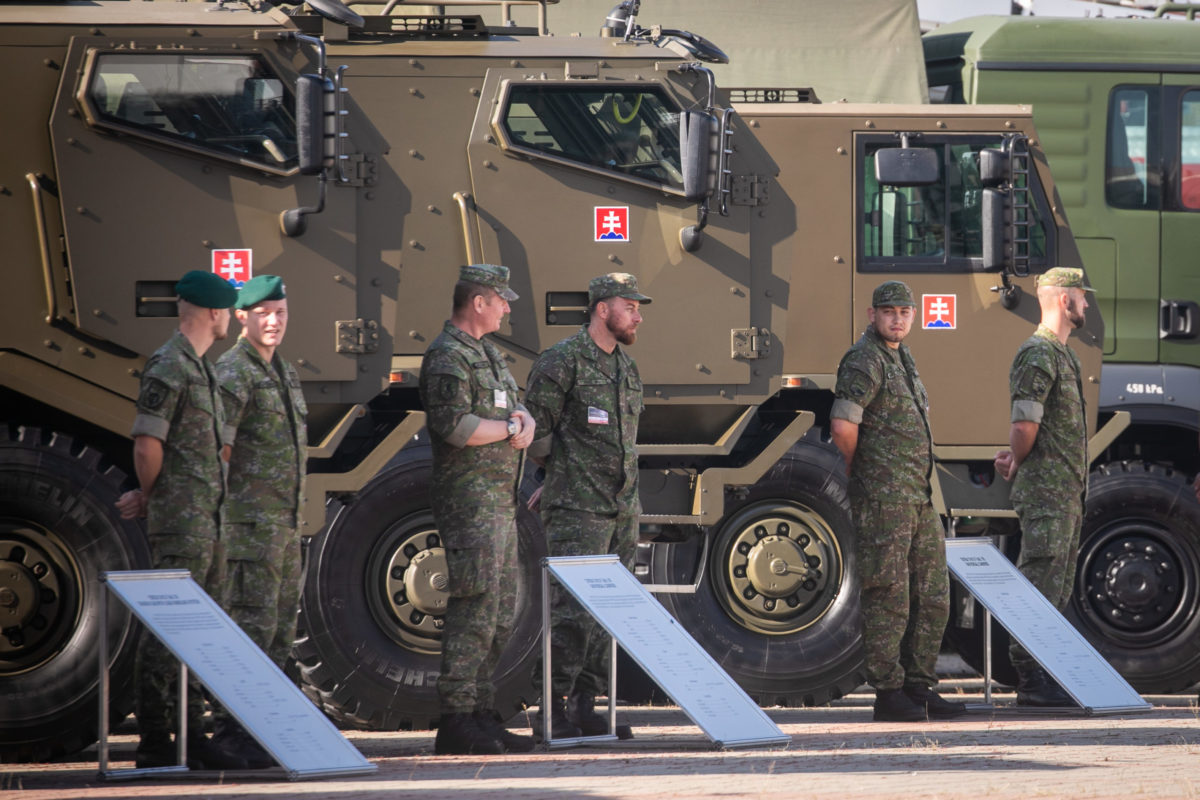 Slovensko modernizuje armádne vozidlá. V spolupráci s Českom investuje viac ako 708 miliónov eur do 1307 kusov techniky