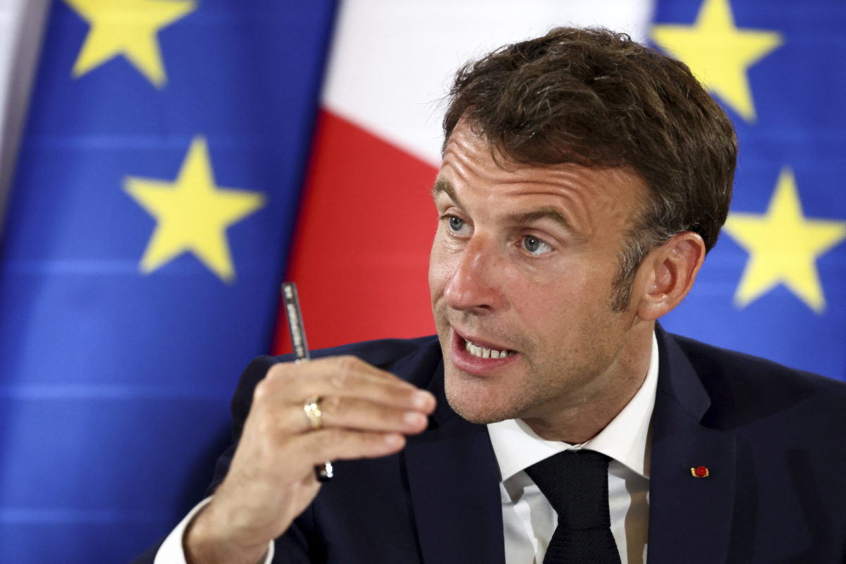 Prezident Macron začal rozhovory k vytvoreniu novej francúzskej vlády