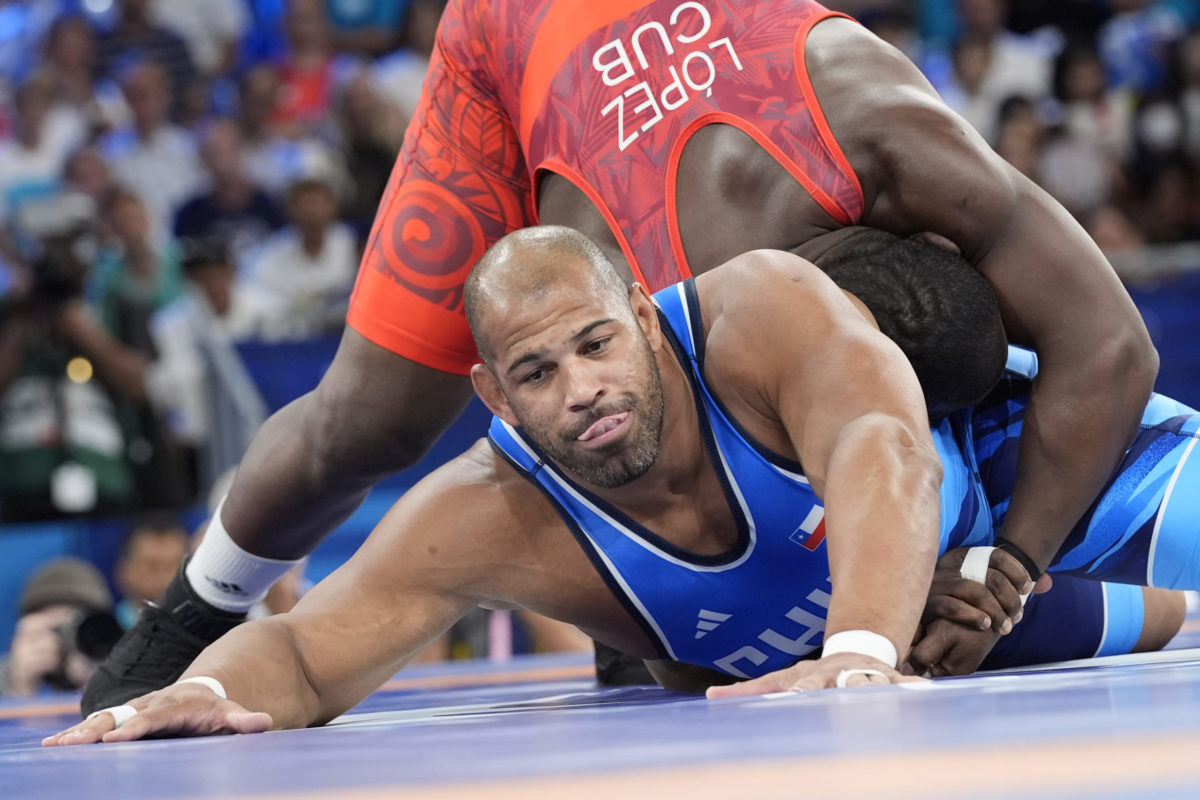 Zápasník López sa rozlúčil ako 5-násobný olympijský víťaz. Poklonil sa mu aj zdolaný Acosta