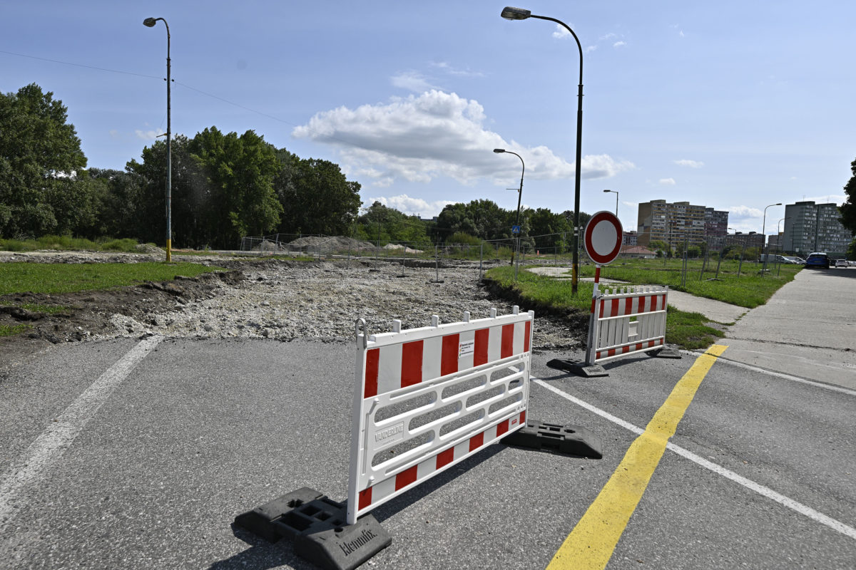 Výstavba električkovej trate do Petržalky si vyžiada ďalšie dopravné obmedzenia, presunú aj autobusovú zastávku