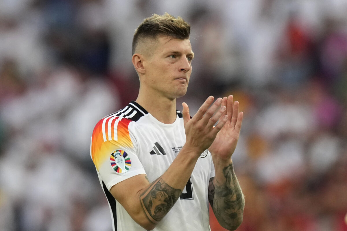 Kroos ironicky reagoval na rozhodnutie UEFA: Mám sa po troch mesiacoch vyhlásiť za majstra Európy?