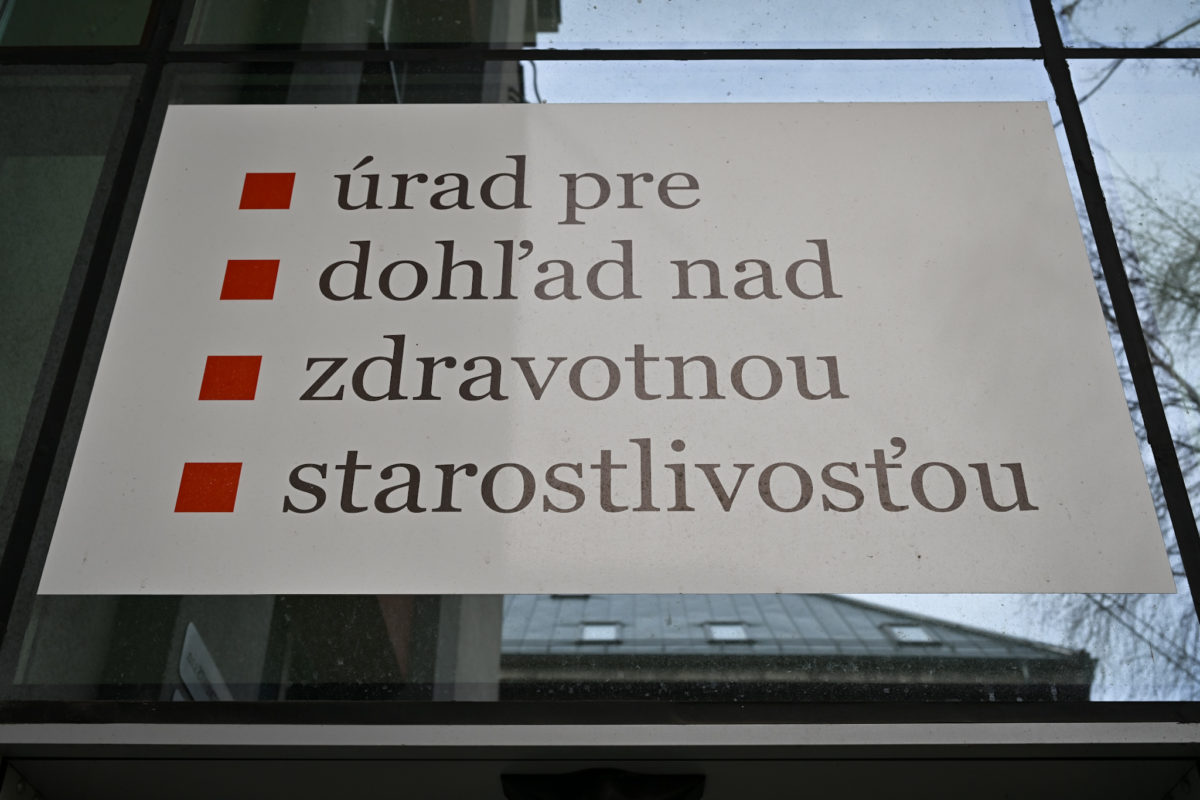 Úrad pre dohľad nad zdravotnou starostlivosťou oslavoval v kaštieli prepojenom na Medirex, KDH vidí konflikt záujmov