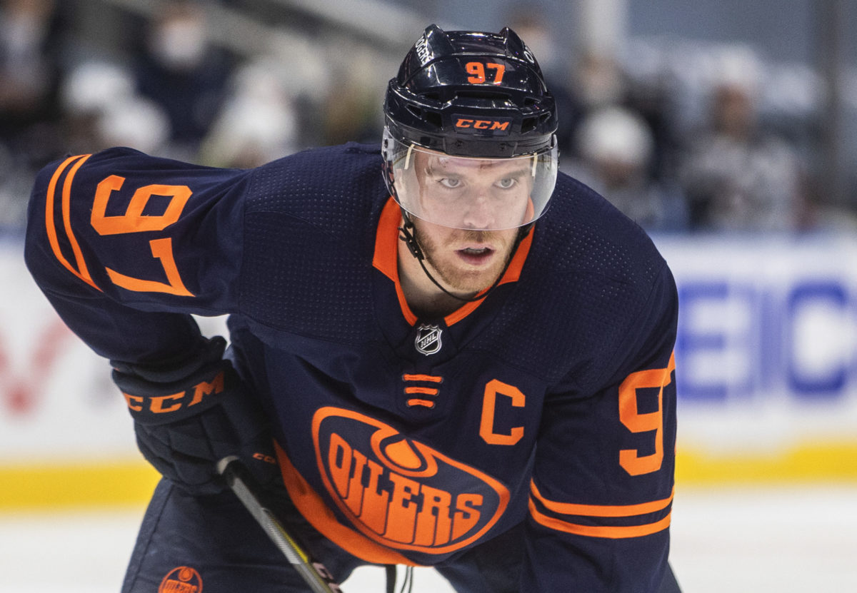 McDavid má na dosah významný míľnik v NHL, predstihne aj Petra Šťastného