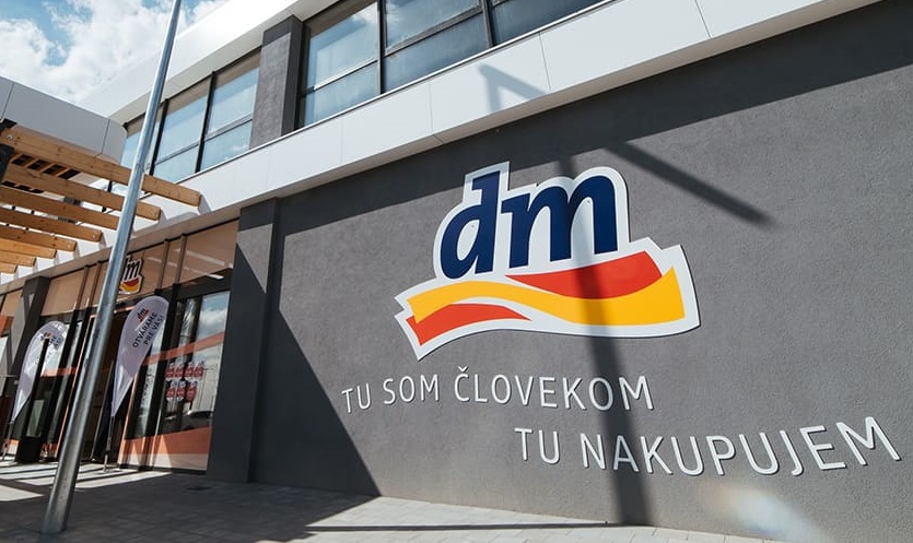 dm drogerie markt uzatvára rok s rekordným rastom a cenovou stabilitou na Slovensku