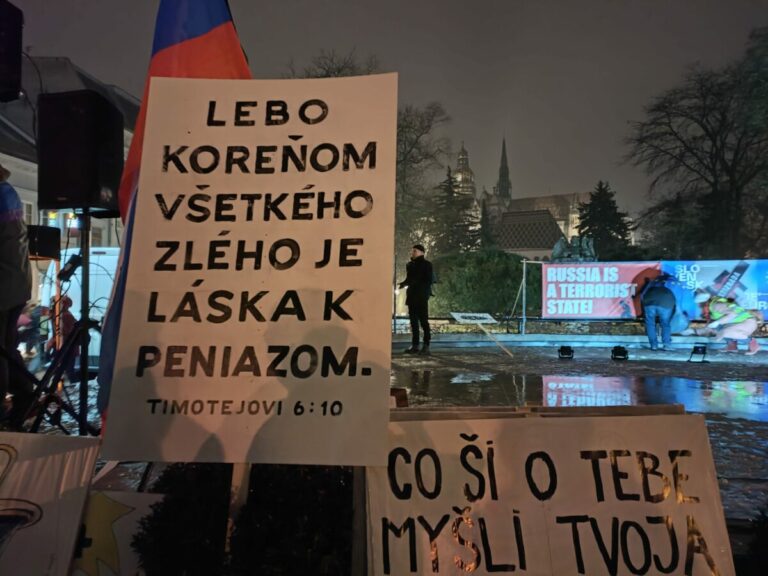 Slovensko je podľa evanjelickej cirkvi v zložitom období, situáciu stupňuje konfrontačná kultúra aj degradácia politiky