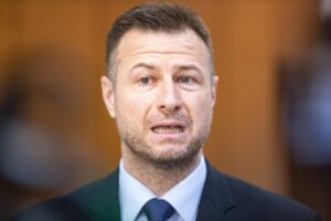 Exminister spravodlivosti Gábor Gál by sa mal v utorok postaviť pred súd