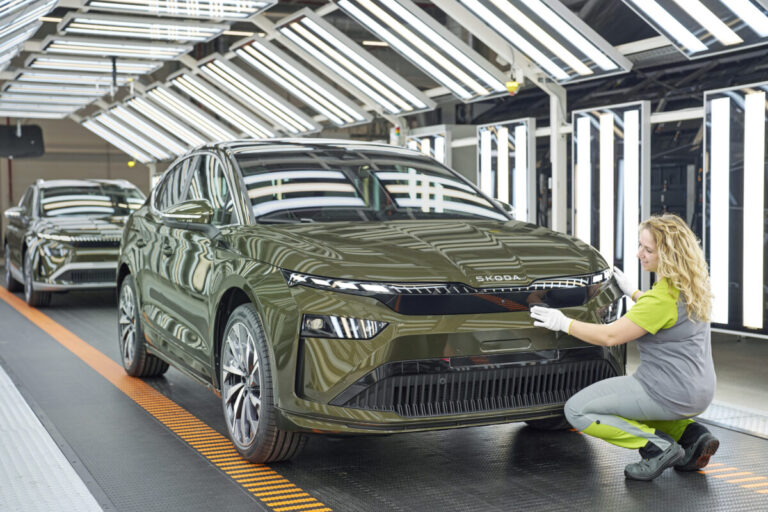 Škoda Auto spustila výrobu nových modelov Enyaq a Enyaq Coupé – FOTO