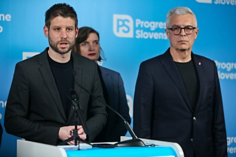 Progresívci predstavili päťbodový plán na udržanie Slovenska za európskym stolom – VIDEO