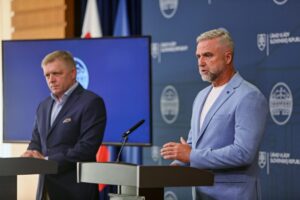 Premiér Fico je podľa občanov najdôveryhodnejším politikom, najmenej veria podpredsedovi parlamentu Gašparovi